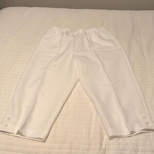 Alfred Dunner White Cropped Pants